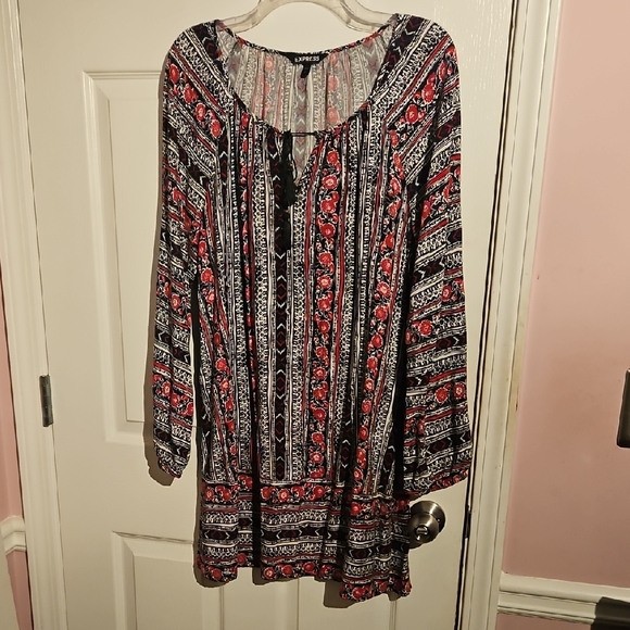 Express Dresses & Skirts - Express Black and Red Large Patterned Dress